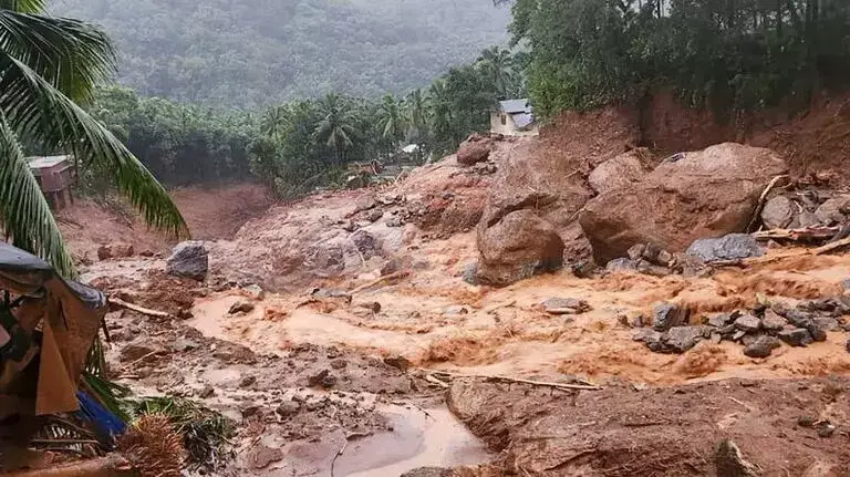 Arunachal में भारी बारिश के बीच विनाशकारी बाढ़ और भूस्खलन की आशंका, सीएम खांडू ने दी चेतावनी