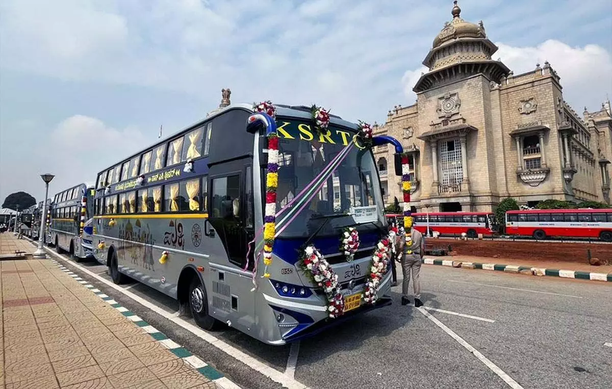 Kerala KSRTC: डीजल बसों को अपनाने से चीनी निर्मित ई-बसें धूल खा रही