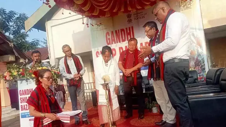 Nagaland : दीमापुर में 7 दिवसीय गांधी शिल्प बाजार चल रहा