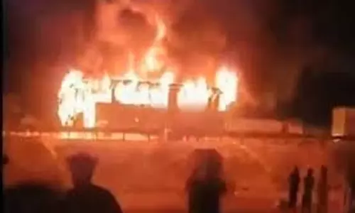 Jharkhand: ओरमांझी नेशनल हाईवे 33 पर चलती बस में लगी आग
