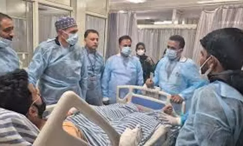 J&K: उमर ने एसकेआईएमएस में घायलों का हालचाल पूछा