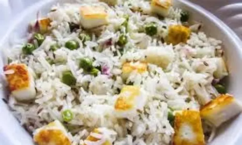 Recipe: घर पर रेस्टोरेंट जैसा मटर पनीर पुलाव बनाना है आसान