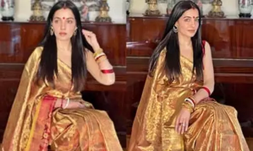 सेलिना जेटली ने फौजी पिता को याद करते हुए शेयर किया पोस्ट, मां के करवा चौथ रखने की बताई कहानी सेलिना जेटली ने फौजी पिता को याद करते हुए शेयर किया पोस्ट, मां के करवा चौथ रखने की बताई कहानी