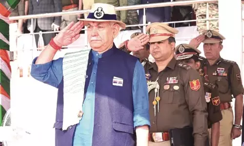 शांति और सद्भाव को बाधित करने वाली ताकतों के खिलाफ सतर्क रहें: LG Sinha शांति और सद्भाव को बाधित करने वाली ताकतों के खिलाफ सतर्क रहें: LG Sinha