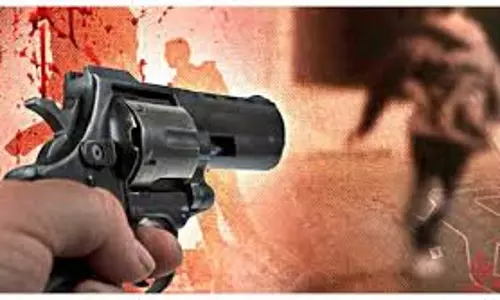 Ghaziabad: फल विक्रेता की गोली मारकर हत्या, आरोपी फरार Ghaziabad: फल विक्रेता की गोली मारकर हत्या, आरोपी फरार