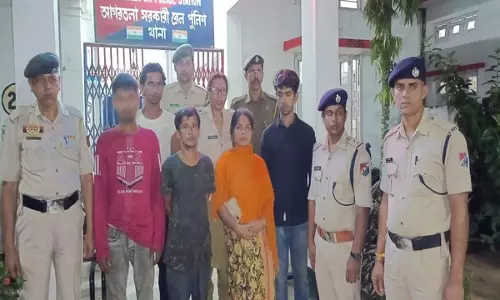 Tripura Railway Police ने अगरतला स्टेशन पर 5 अवैध अप्रवासियों को हिरासत में लिया Tripura Railway Police ने अगरतला स्टेशन पर 5 अवैध अप्रवासियों को हिरासत में लिया