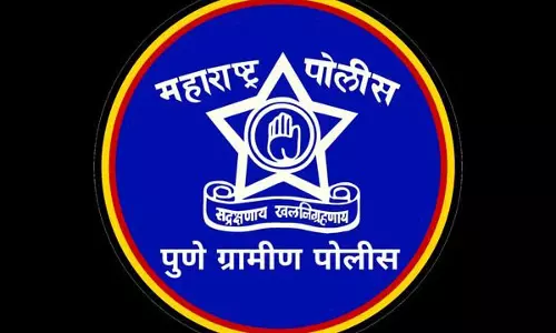 Police ने खेड़ शिवपुर टोल पर नाकाबंदी के दौरान 5 करोड़ रुपये जब्त किए Police ने खेड़ शिवपुर टोल पर नाकाबंदी के दौरान 5 करोड़ रुपये जब्त किए