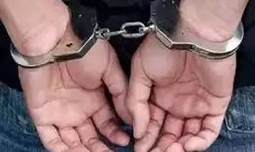 UP News:  फावड़े से युवक की उंगली काटने के आरोप में दो गिरफ्तार