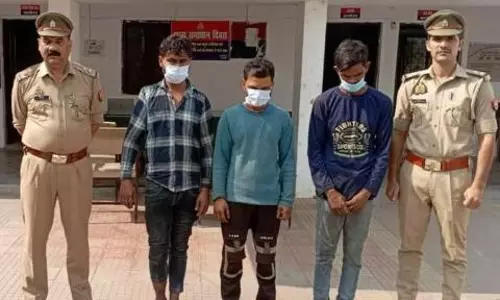 Saharanpur: ट्रकों से बैटरें चोरी करने वाले तीन शातिर चोर गिरफ्तार Saharanpur: ट्रकों से बैटरें चोरी करने वाले तीन शातिर चोर गिरफ्तार