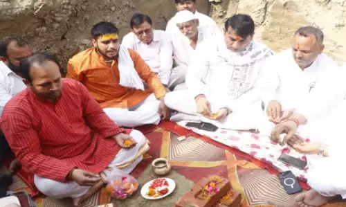Meerut: ऊर्जा राज्य मंत्री ने राजकीय बालिका इंटर कॉलेज के निर्माण कार्य का भूमिपूजन किया Meerut: ऊर्जा राज्य मंत्री ने राजकीय बालिका इंटर कॉलेज के निर्माण कार्य का भूमिपूजन किया