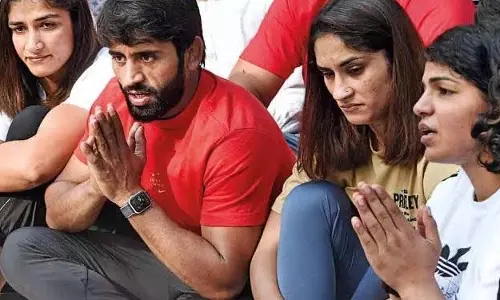 बजरंग, विनेश ने ट्रायल से छूट स्वीकार कर विरोध की छवि को नुकसान पहुंचाया: Sakshi Malik बजरंग, विनेश ने ट्रायल से छूट स्वीकार कर विरोध की छवि को नुकसान पहुंचाया: Sakshi Malik
