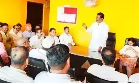 Kushinagar: नगर पालिकाओं ने दीपावली व छठ पर्व को लेकर कसी कमर Kushinagar: नगर पालिकाओं ने दीपावली व छठ पर्व को लेकर कसी कमर