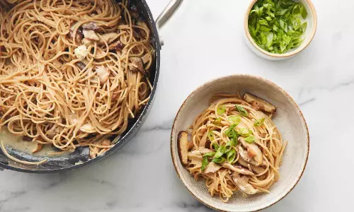 Miso मशरूम पास्ता रेसिपी