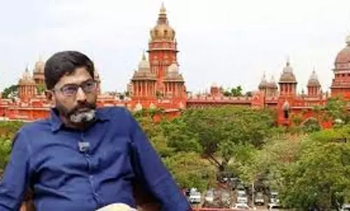 सवुक्कू शंकर को HC का निर्देश