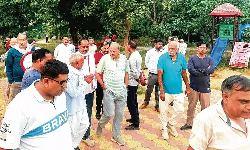 Haryana : रेवाड़ी विधायक ने शहर के सबसे पुराने पार्क में सुनीं समस्याएं