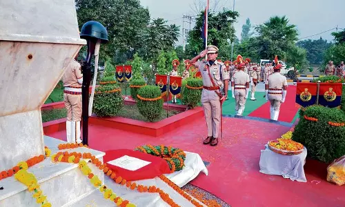 Haryana : करनाल ने पुलिस स्मृति दिवस पर अपने बहादुरों को श्रद्धांजलि दी Haryana : करनाल ने पुलिस स्मृति दिवस पर अपने बहादुरों को श्रद्धांजलि दी