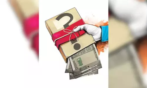 Tamil Nadu: शिक्षक संघ का आरोप, शिक्षा कार्यालय में क्लर्क मांगते हैं रिश्वत