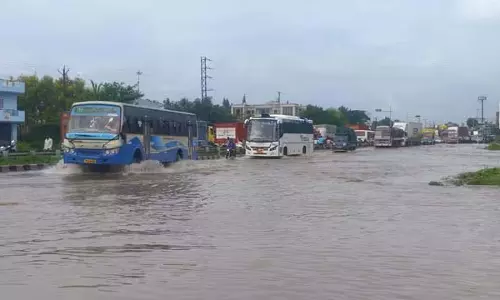 Tamil Nadu: राष्ट्रीय राजमार्ग पर बाढ़ आने से पांच घंटे तक यातायात प्रभावित