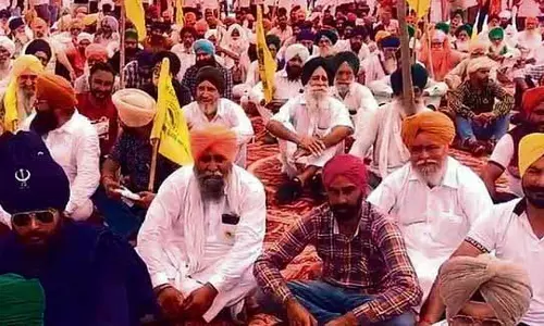Gurdaspur में प्रदर्शनकारियों ने सड़क जाम की