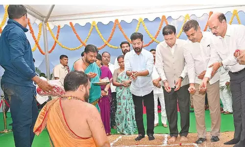 Hyderabad : सीएम रेवंत रेड्डी ने यंग इंडिया पुलिस स्कूल की आधारशिला रखी Hyderabad : सीएम रेवंत रेड्डी ने यंग इंडिया पुलिस स्कूल की आधारशिला रखी
