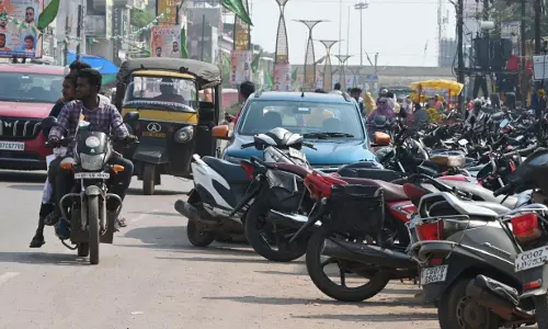 दुकानों के सामने गाड़ी पार्किंग बंद कराने निगम ने जारी किया निर्देश