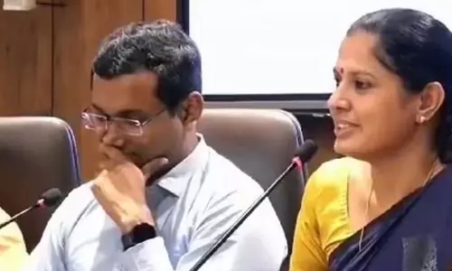 PP Divya ने विदाई बैठक के दिन कलेक्टर को अपने फोन से कॉल किया PP Divya ने विदाई बैठक के दिन कलेक्टर को अपने फोन से कॉल किया