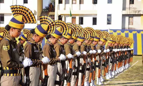 Police स्मृति दिवस पर पुलिसकर्मियों ने शहीद नायकों को श्रद्धांजलि दी Police स्मृति दिवस पर पुलिसकर्मियों ने शहीद नायकों को श्रद्धांजलि दी