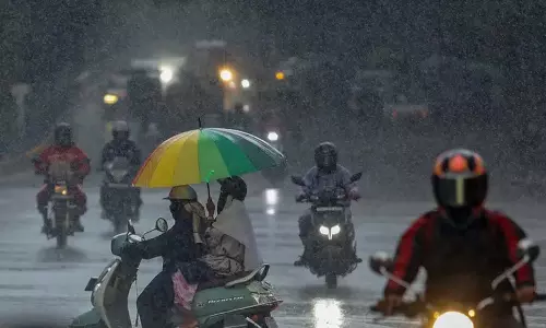 Odisha में चक्रवात से प्रभावित लोगों के लिए 800 राहत शिविर तैयार- मंत्री
