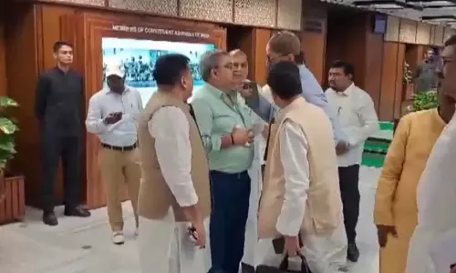 JPC की बैठक में सांसद ने फोड़ी बोतल, सस्पेंड हुए