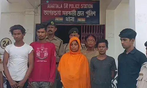 Tripura : हैदराबाद मुंबई जा रहे तीन रोहिंग्या और दो बांग्लादेशी अगरतला में पकड़े गए Tripura : हैदराबाद मुंबई जा रहे तीन रोहिंग्या और दो बांग्लादेशी अगरतला में पकड़े गए