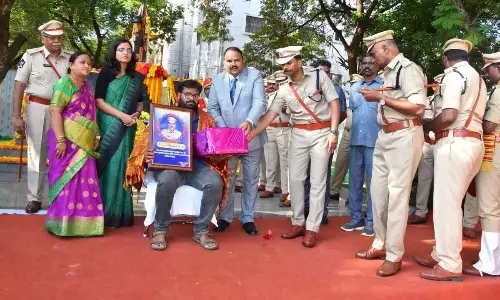 Andhra Pradesh: पुलिस की प्रेरणादायक सेवाओं की सराहना की