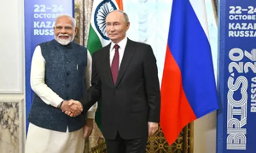यूक्रेन संघर्ष को सुलझाने के लिए हर संभव सहायता देने को तैयार: रूसी राष्ट्रपति पुतिन से PM Modi यूक्रेन संघर्ष को सुलझाने के लिए हर संभव सहायता देने को तैयार: रूसी राष्ट्रपति पुतिन से PM Modi