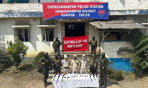 Manipur : सुरक्षा बलों ने संयुक्त अभियान में हथियार और गोला-बारूद बरामद किया