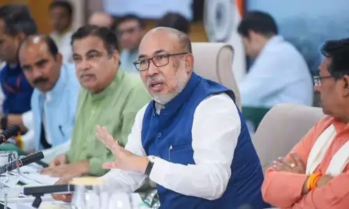 Manipur के सीएम एन बीरेन सिंह ने केंद्रीय मंत्री नितिन गडकरी के साथ राजमार्ग परियोजनाओं पर चर्चा Manipur के सीएम एन बीरेन सिंह ने केंद्रीय मंत्री नितिन गडकरी के साथ राजमार्ग परियोजनाओं पर चर्चा