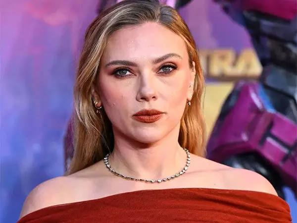 मिस्ट्री थ्रिलर फिल्म में काम करने के लिए Scarlett Johansson से बातचीत