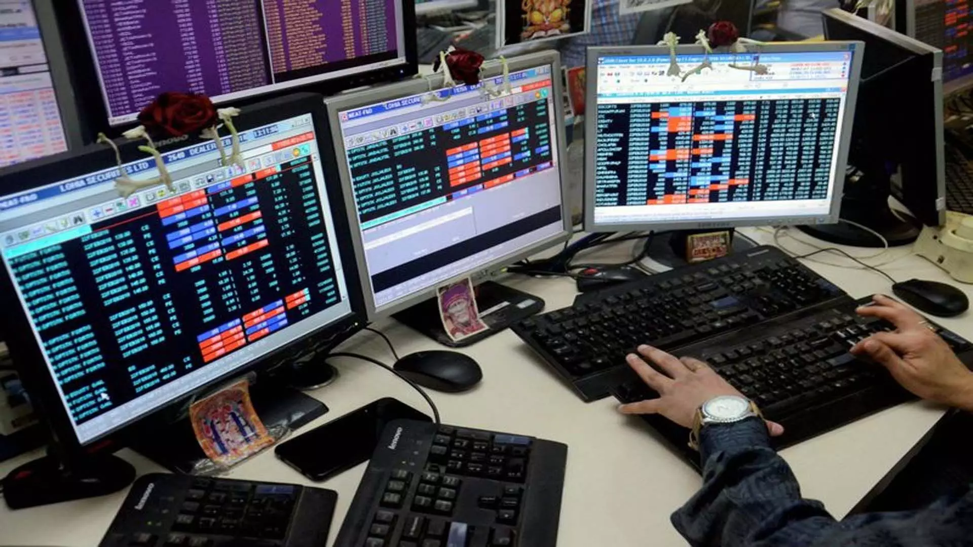 विदेशी फंड की निकासी से Sensex में 138 अंकों की गिरावट