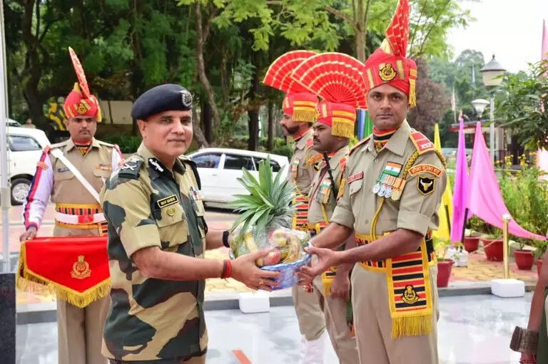 ADG बीएसएफ रवि गांधी ने मेघालय में सीमा सुरक्षा की समीक्षा की