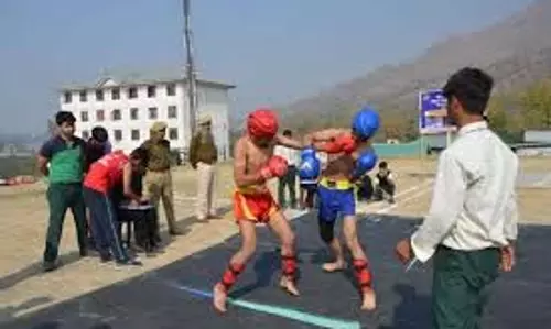 Police ने अवंतीपोरा में किकबॉक्सिंग टूर्नामेंट का उद्घाटन किया