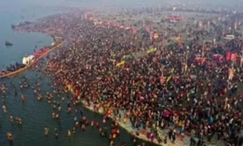 नया स्वरूप लेने लगी कुंभ नगरी, संगम के घाटों का समतलीकरण कार्य तेज नया स्वरूप लेने लगी कुंभ नगरी, संगम के घाटों का समतलीकरण कार्य तेज