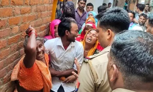 पापा ने मम्मी को मार डाला...पत्नी को वीडियो कॉल पर दूसरे शख्स से बात करना पड़ा भारी