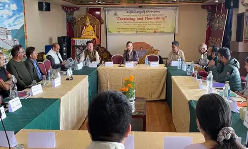 तिब्बती और भारतीय कार्यकर्ता सह-अस्तित्व और समृद्धि पर गोलमेज चर्चा के लिए एक साथ आए