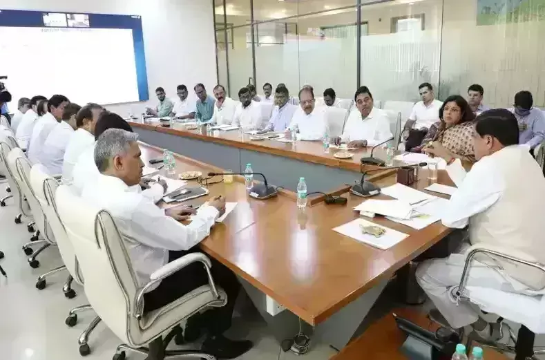 Bhopal: जल संरक्षण में अग्रणी बना अपना इंदौर: मुख्यमंत्री डॉ. यादव Bhopal: जल संरक्षण में अग्रणी बना अपना इंदौर: मुख्यमंत्री डॉ. यादव