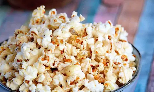 Popcorn आप सभी कहते है तो बनने के आसान रेसिपी भी जानिए Popcorn आप सभी कहते है तो बनने के आसान रेसिपी भी जानिए