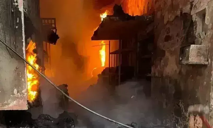 Muzaffarnagar: कीटनाशक की दुकान में लगी भीषण आग Muzaffarnagar: कीटनाशक की दुकान में लगी भीषण आग