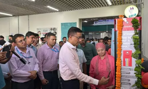 Noida:एनएमआरसी ने मेट्रो स्टेशनों पर शुरू की पावर बैंक की सुविधा