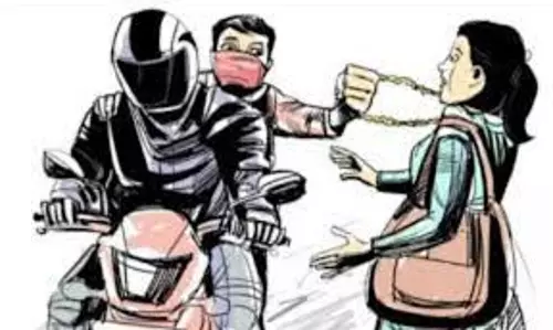 Deoband: बाइक सवार बदमाशों ने महिला से लूटी सोने की चेन Deoband: बाइक सवार बदमाशों ने महिला से लूटी सोने की चेन