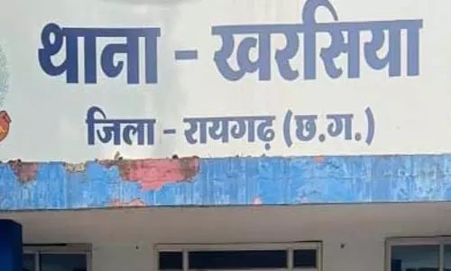 झोपड़ीनुमा कमरे में हो रहा था अवैध काम, पुलिस की पड़ी रेड