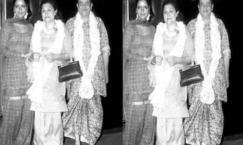 Zeenat Aman ने राज कपूर के साथ फैंसी ड्रेस मोमेंट शेयर किया