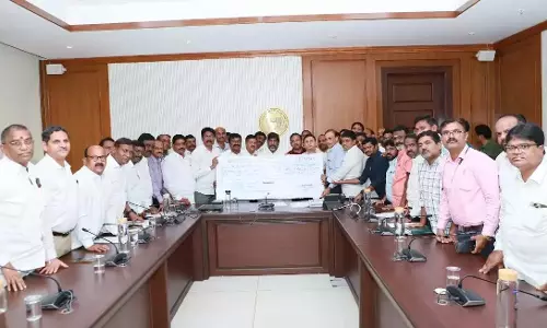 Telangana: बिजली विभाग के कर्मचारियों ने 18.69 करोड़ का दान दिया