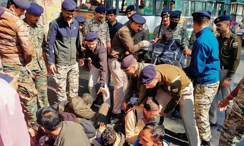 दृष्टिबाधित लोगों के संघ ने Shimla में विरोध प्रदर्शन किया